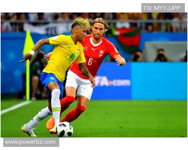 足球明星太太们的魅力瞬间大揭秘时尚与优雅并存的生活照欣赏